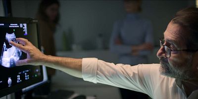 Poster der Serie Saving Life Before Birth