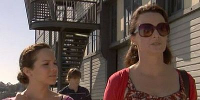 Poster der Serie Through the Looking Glass