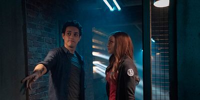 Poster der Serie Hold on Tight