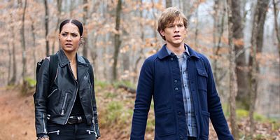 Poster der Serie C8H7ClO + Nano-Trackers + Resistance + Maldives + Mind Games