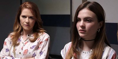 Poster der Serie Off With A Bang