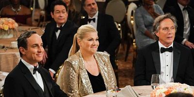 Poster der Serie A Community Hero and a Wide Turn