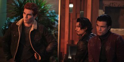 Poster der Serie Strange Bedfellows