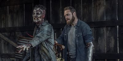 Poster der Serie Out of the Ashes