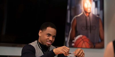 Poster der Serie All on the Line