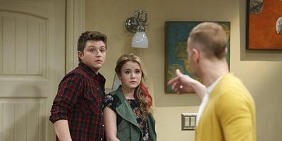 Poster der Serie Works for Me