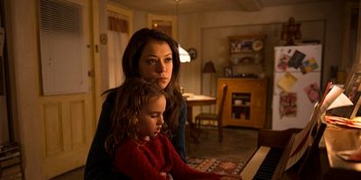 Poster der Serie Parts Developed In An Unusual Manner