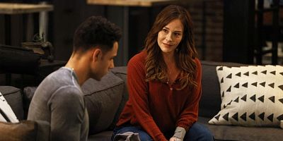 Poster der Serie Negative Space