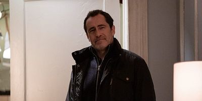 Poster der Serie Broken Glass