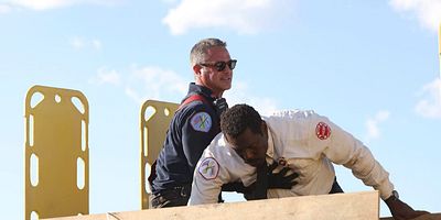 Poster der Serie The Center Of The Universe