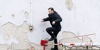 Poster der Serie He Who Speaks Dies