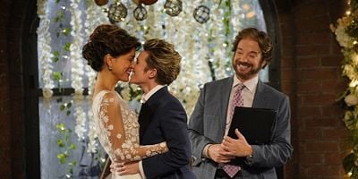 Poster der Serie Ironic