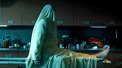 bild aus der news Bei uns im Kino statt im Streaming! Im deutschen Trailer zum Stephen-King-Horror "Salem's Lot" überrennen Vampire eine Kleinstadt