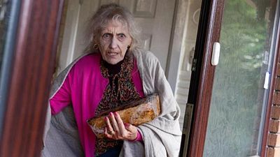 bild aus der news Rentner-Zombies wollen Teenie-Fleisch: Horror-Serie vom "Meg 2"-Macher jetzt komplett kostenlos streamen