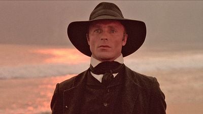 bild aus der news "Er brachte mir einen lebenslangen Platz auf der schwarzen Liste ein": Vor 39 Jahren erschien ein kontroverser Historienfilm, der Ed Harris in einer seiner besten Rollen zeigt