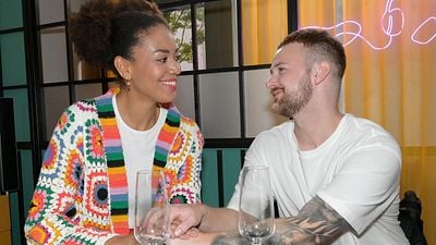 bild aus der news GZSZ-Spoiler: Jonas und Flo wollen den nächsten Schritt in ihrer Beziehung gehen