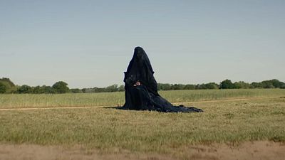 bild aus der news Horror vom Macher eines aktuellen Netflix-Hits bald im Kino: Erster Trailer zu "The Woman In The Yard"