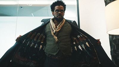 bild aus der news Von den "John Wick"- & "Atomic Blonde"-Machern: Abgefahrene Action mit 2 Oscargewinnern im Trailer zu "Love Hurts"