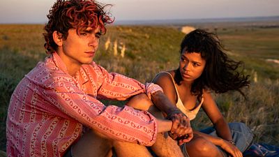 bild aus der news Dieser Kannibalenfilm ist trotz abgenagter Finger und aufgeschlitzter Kehlen etwas ganz anderes: Deutscher Trailer zu "Bones And All"