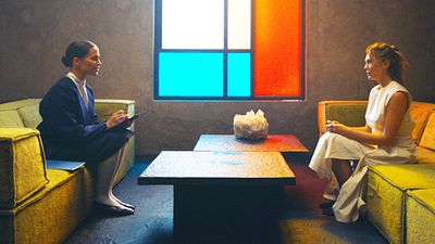 bild aus der news Oscargewinnerin Alicia Vikander gegen Marvel-Star Elizabeth Olsen: Deutscher Trailer zum Sci-Fi- & Psycho-Thriller "The Assessment"