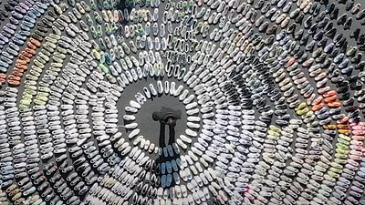 bild aus der news Einblick in das Leben einer der kontroversesten Persönlichkeiten unserer Zeit: Der erste Trailer zu "In Whose Name?" ist da