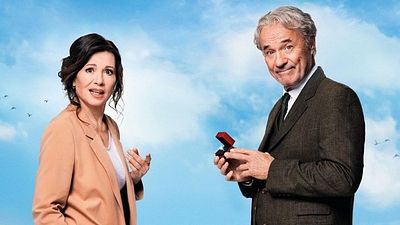 bild aus der news Im neuen Film des "Wochenendrebellen"-Machers feiern 2 Top-Stars Wiedervereinigung nach 40 Jahren: Trailer zu "Ein fast perfekter Antrag"