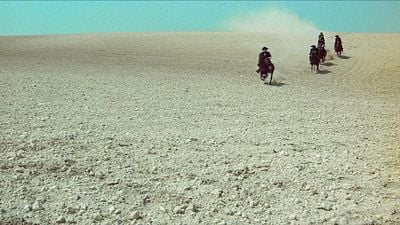 bild aus der news Heute Abend ohne Werbung im TV: Ein Abenteuerklassiker für Fans klassischer Mantel-und-Degen-Action – mit "Herr der Ringe"-Star!