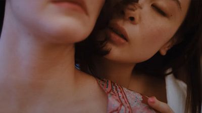 bild aus der news Einer der größten FSK-18-Klassiker erhält eine Neuauflage: Hier ist der erste Trailer zum "Emmanuelle"-Remake!