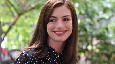 bild aus der news "Einfach großartig": Anne Hathaway musste eine ikonische Rolle abgeben – und schwärmt in höchsten Tönen von ihrer Nachfolgerin!