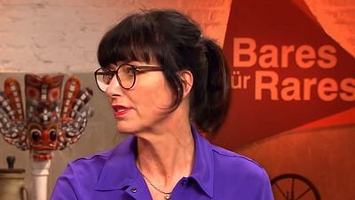 bild aus der news Seit 13 Jahren bei "Bares für Rares": Dieses überraschende Hobby hat Expertin Heide Rezepa-Zabel