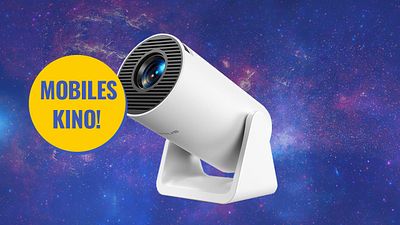 bild aus der news Kino an der Decke: Dank dieses Mini-Beamers könnt ihr im Bett Filme schauen - ganz ohne Nackenstarre! [Anzeige]