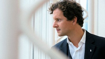 bild aus der news TV-Geheimtipp ohne Werbung: Nach dieser bissigen Satire werdet ihr euch selbst mit anderen Augen sehen