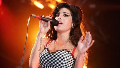 Das erste Bild ist da: So sieht "Barbie"-Star Marisa Abela als Amy Winehouse im Biopic "Back To Black" aus