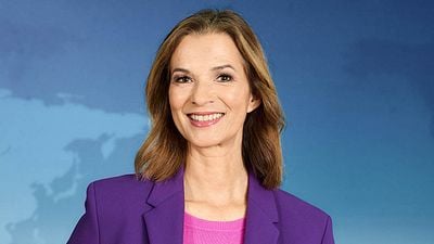 bild aus der news "Hoffentlich schaffe ich es zur letzten Meldung": Nachrichtensprecherin verletzt sich vor der "Tagesschau" und niemandem fällt es auf