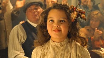 bild aus der news So sieht das kleine Mädchen aus "Titanic" heute aus: Vor 28 Jahren tanzte sie mit Leonardo DiCaprio und eroberte die Herzen von Millionen Zuschauern!