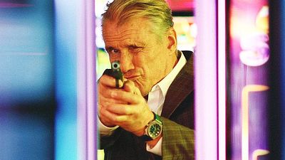 bild aus der news TV-Premiere: In diesem Actioner macht "Expendables"-Star Dolph Lundgren nicht nur auf Bruce Willis, sondern auch auf Jennifer Lopez!