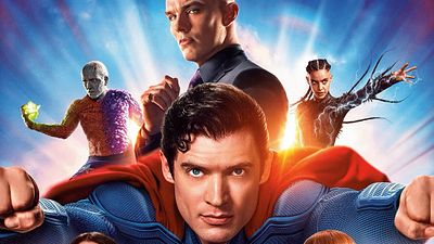 bild aus der news James Gunn enthüllt neues Bild vom "Superman"-Bösewicht – doch welcher DC-Schurke steckt wirklich unter der Maske?