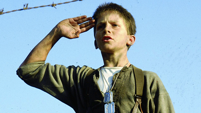 bild aus der news Vor fast 40 Jahren machte er seine ersten Schritte auf der Leinwand, heute ist er einer der größten Hollywood-Stars: Habt ihr ihn erkannt?