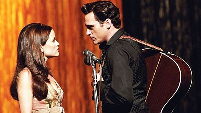 bild aus der news Das beste Musiker-Biopic aller Zeiten: Joaquin Phoenix & Reese Witherspoon kommen mit "Walk The Line" zurück ins Kino