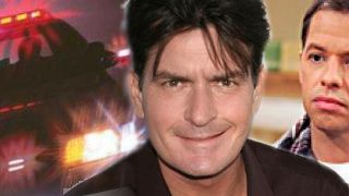 bild aus der news Charlie Sheen: Polizei stürmt Haus, Jon Cryer antwortet auf Troll-Vorwürfe