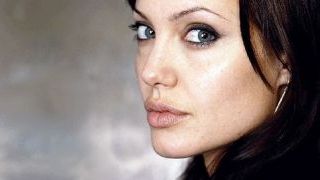 bild aus der news "In the Land of Blood and Honey": Journalist verklagt Angelina Jolie