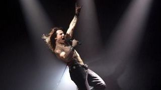 bild aus der news "Rock of Ages": Tom Cruise rockt im neuen Trailer als Metal-Ikone der 80er
