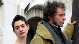 "Les Misérables": Neue Setbilder von Anne Hathaway und Hugh Jackman