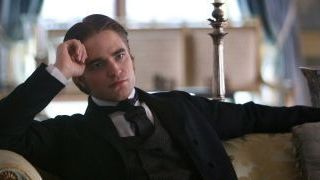 bild aus der news "Bel Ami"-Star Robert Pattinson jagt Saddam Hussein in "Mission: Blacklist" 