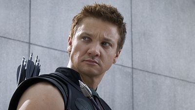 bild aus der news "The Avengers"-Comedy-Video: Jeremy Renners Hawkeye hat keine Pfeile mehr