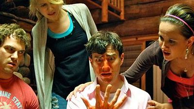 bild aus der news Zombie werden ist nicht leicht: Neuer Trailer zur Horrorkomödie "A Little Bit Zombie"