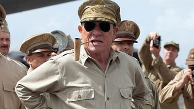 bild aus der news "Emperor": Erster Trailer zum Weltkriegs-Drama mit Tommy Lee Jones und Matthew Fox 