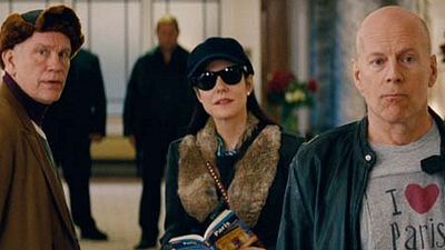 bild aus der news Explodierende Toiletten im neuen Trailer zu "R.E.D. 2" mit Bruce Willis, John Malkovich und Anthony Hopkins