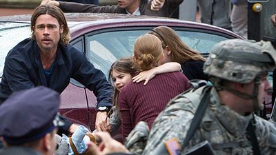 bild aus der news Brad Pitt umgeben von blutrünstigen Zombies auf neuem Poster zum Survival-Blockbuster "World War Z"