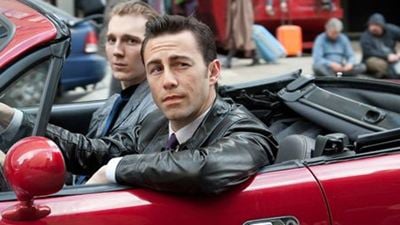 Joseph Gordon-Levitt beim Staubsaugen und Scarlett Johansson im pinken Pyjama: Neue Bilder zur Pornosucht-Komödie "Don Jon"